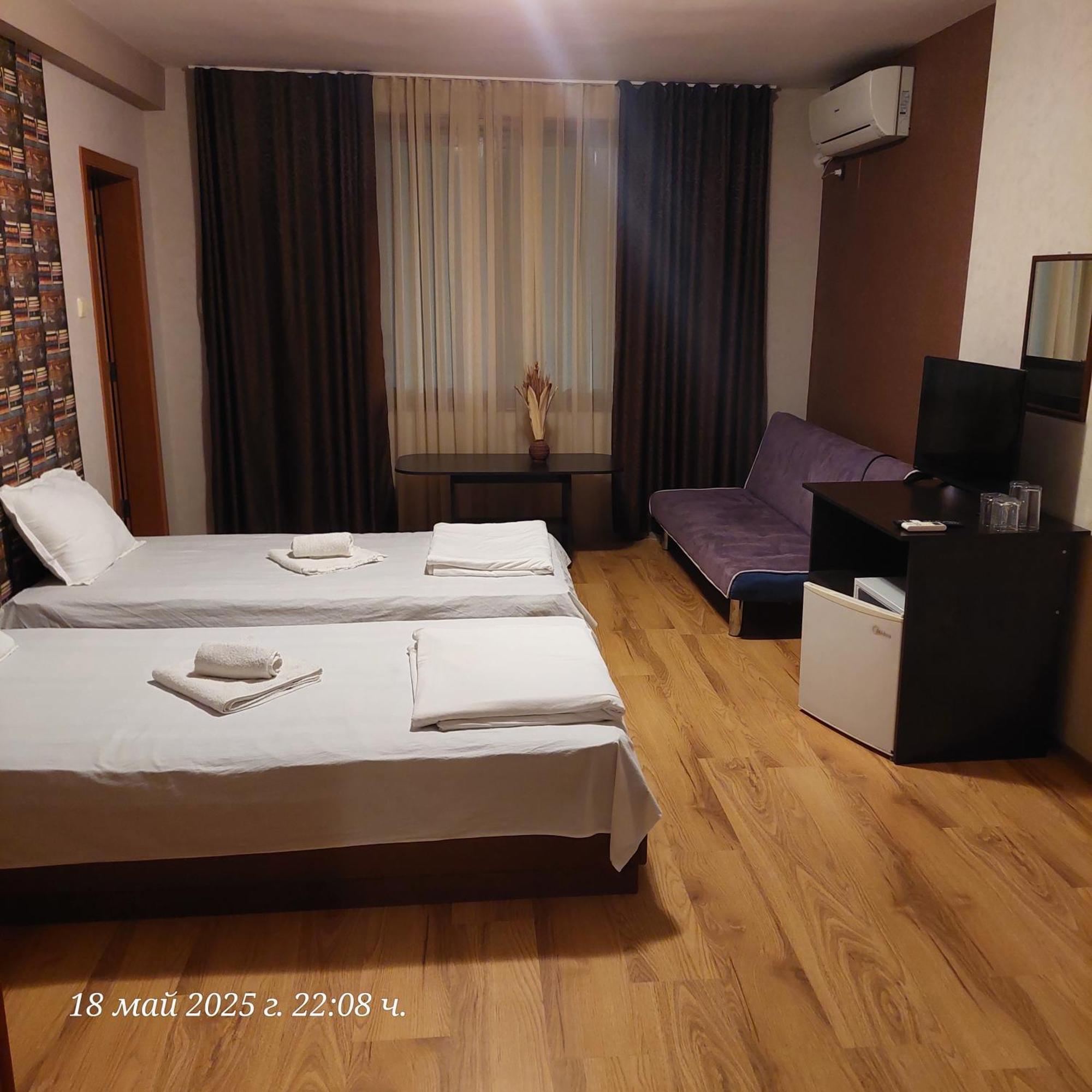 Hristovi Apartments & Studios Поморие Экстерьер фото